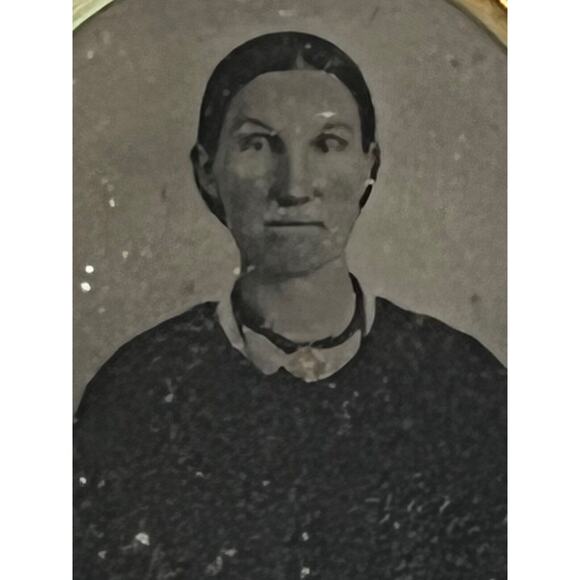 Antique Tintype Ferrotype Portrait Photography Distinguished Woman 1/9 Plate - Picture 1 of 5